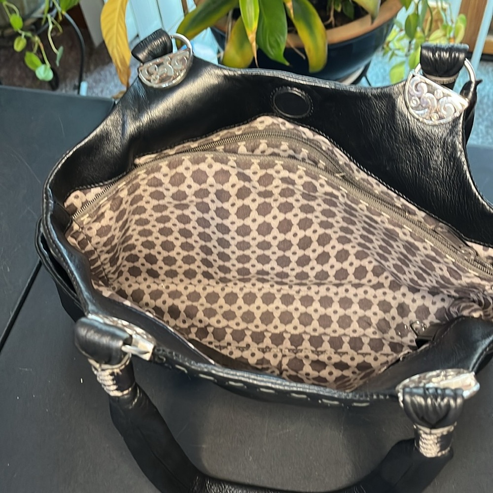 BRIGHTON Black Leather Shoulder Bag - Picture 5 of 10